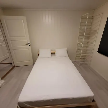Two Bedrooms Kjeller Lejlighed