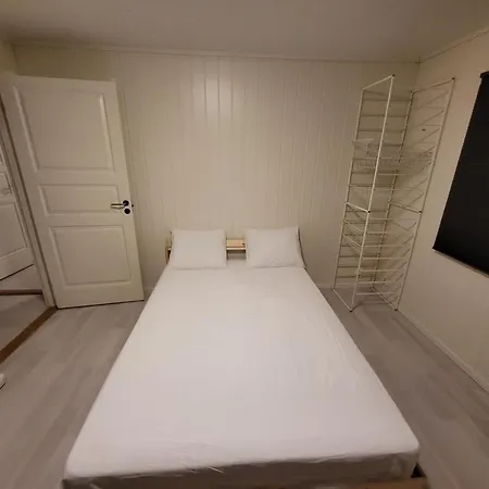 Two Bedrooms Kjeller Lejlighed *